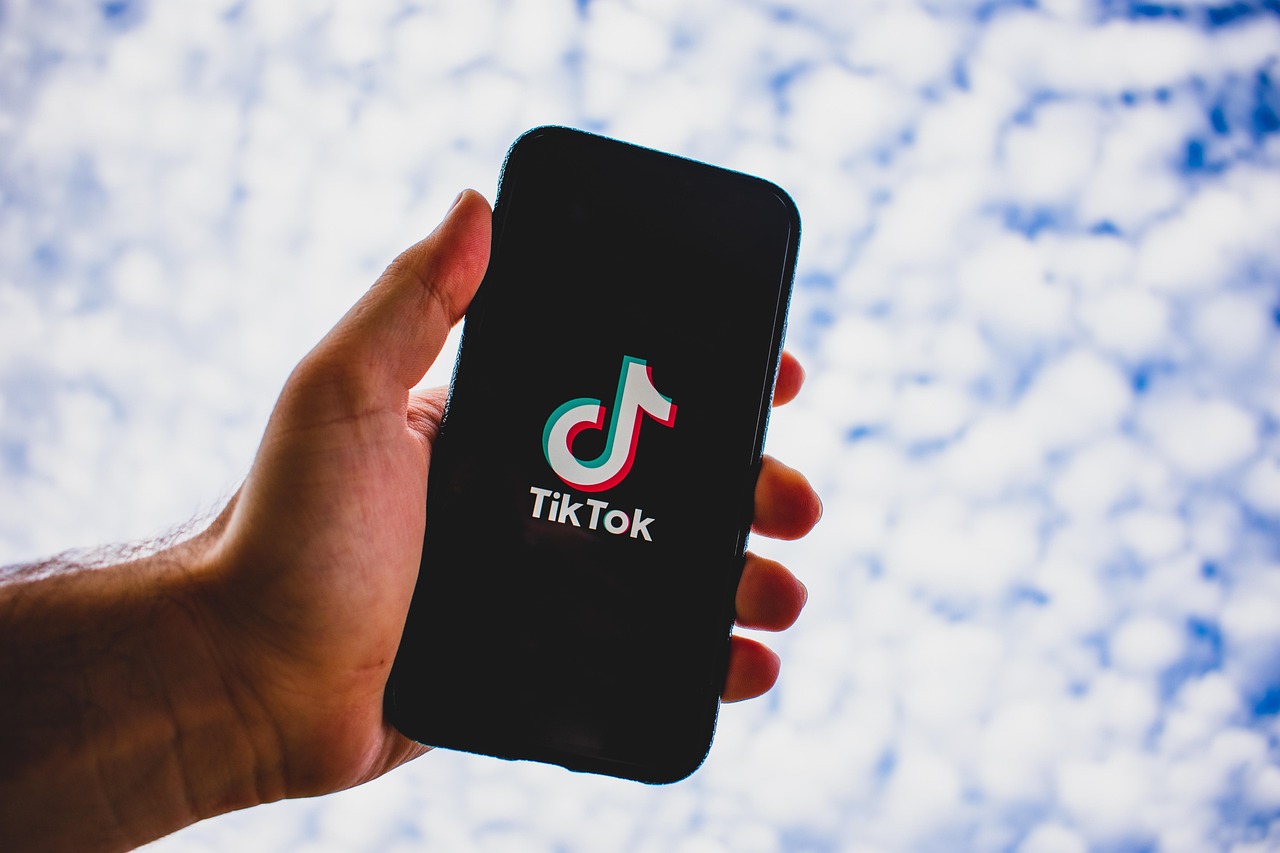 Instagram vs TikTok vs Threads